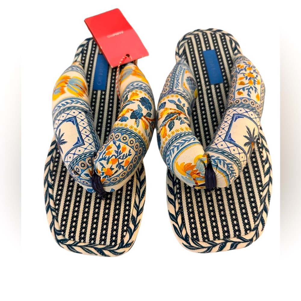 FARM Rio Puffy Flip Flop Sandals, Blue Palms Print, size 9